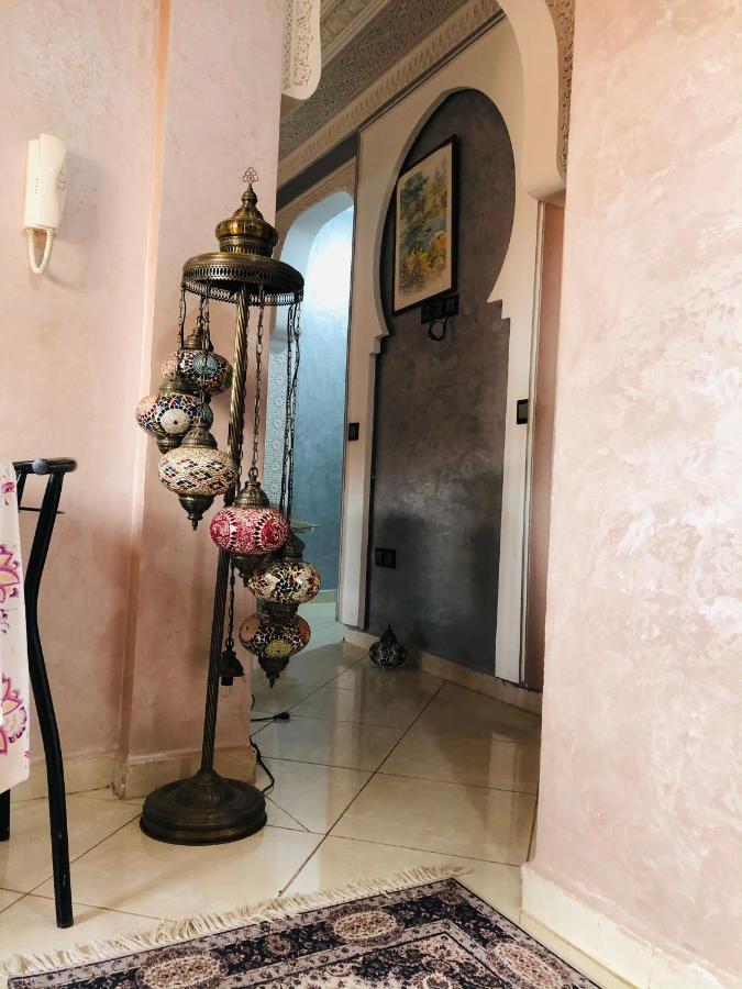 Julie'S Private Apartment Marrakesh Bagian luar foto